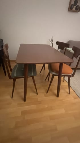 Customer photo review of BONIFACIO - Table a manger rectangulaire 4 personnes en pin massif finition noyer L120