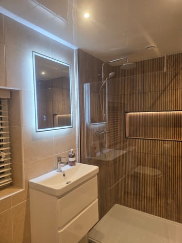 Customer photo review of Eco Round Modern Exposed Rigid Riser Thermostatic Shower Set  Chrome