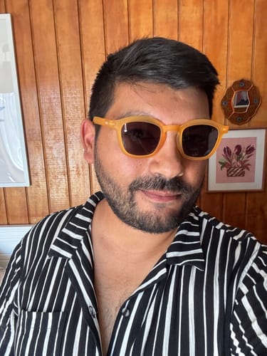 Customer photo review of Paul Yellow