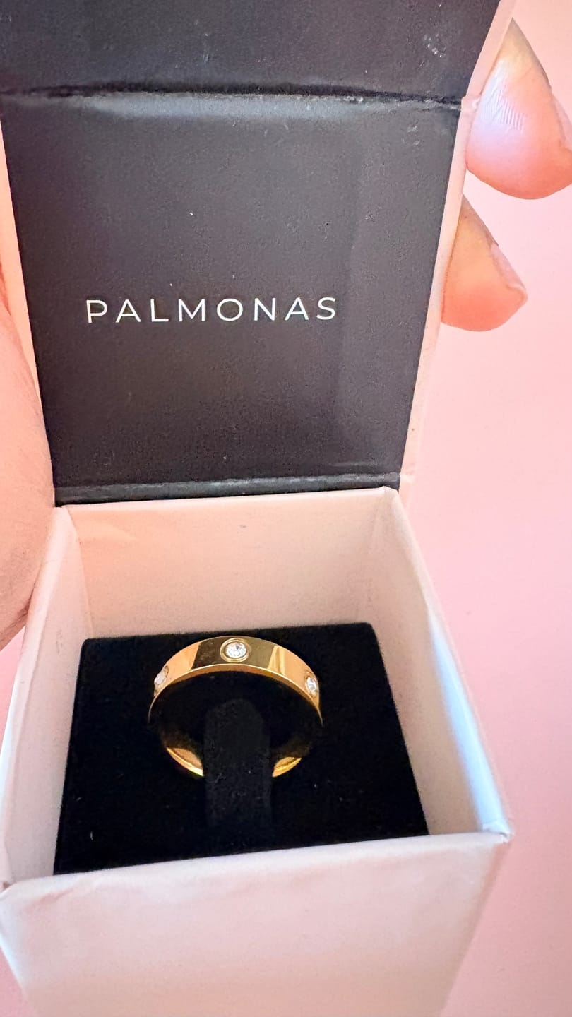 Customer photo review of Stellar Glow Band Ring