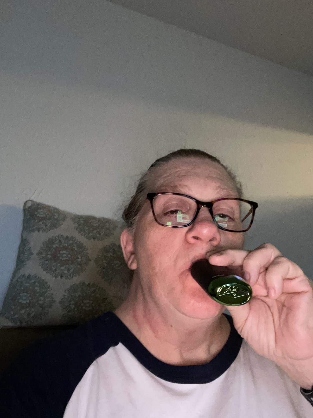 Customer photo review of Kiwi Strawberry CBD Vape