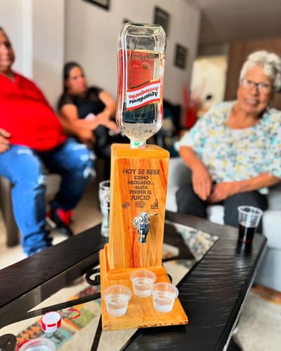 Customer photo review of Dispensador de licor Master®: Sirve con estilo