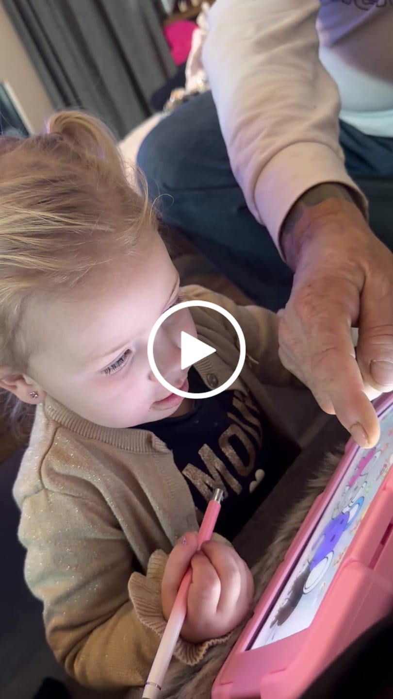 Customer video review of DEPLAY Kids Tablet SMART 5 | Beste Kindertablet | Blauw of Roze