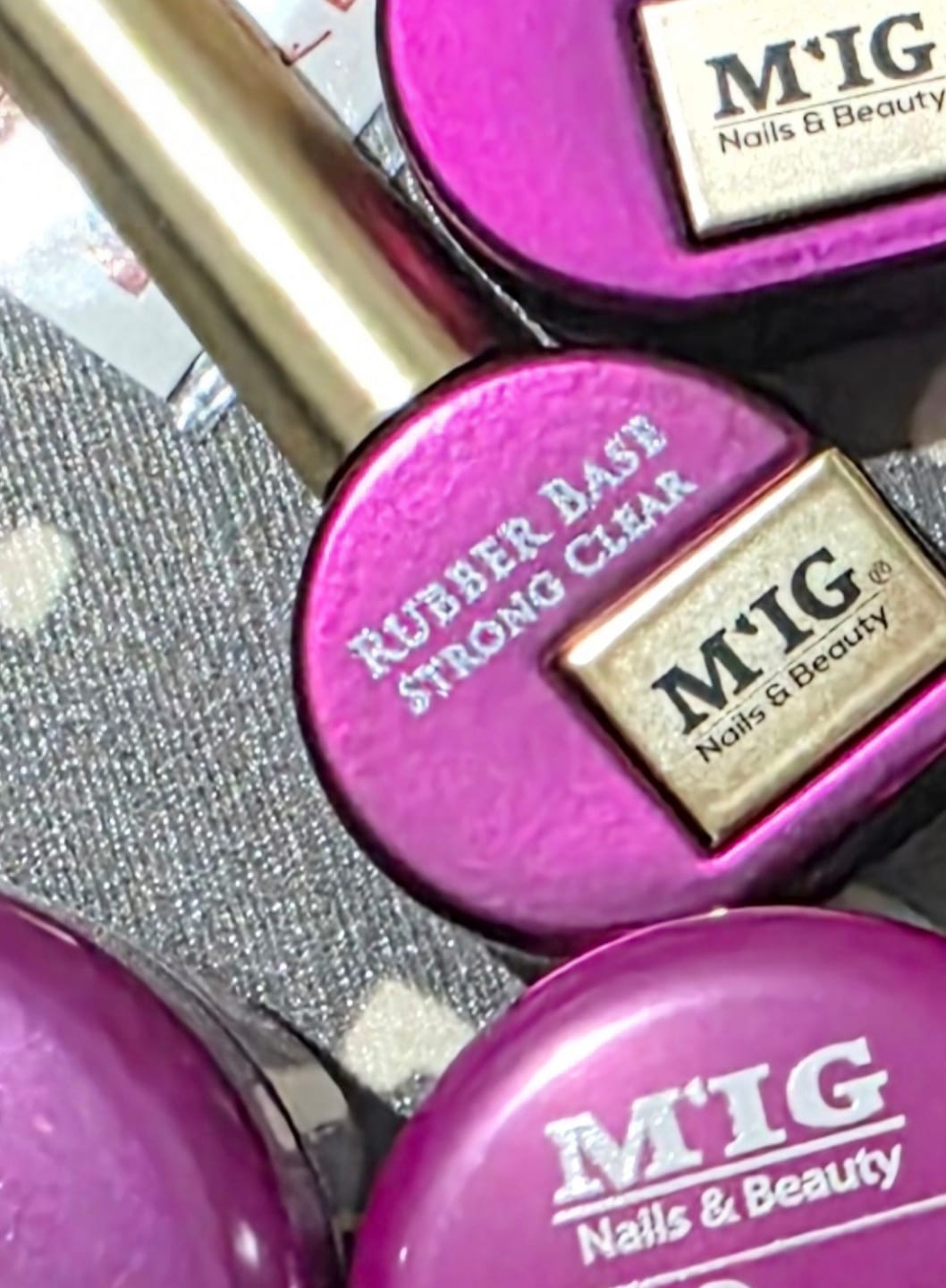 Customer photo review of Rubber Base Strong Clear