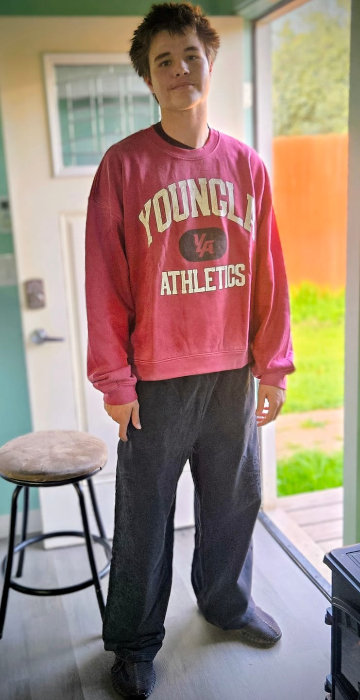 Customer photo review of 2061 - Threadmark Sweats