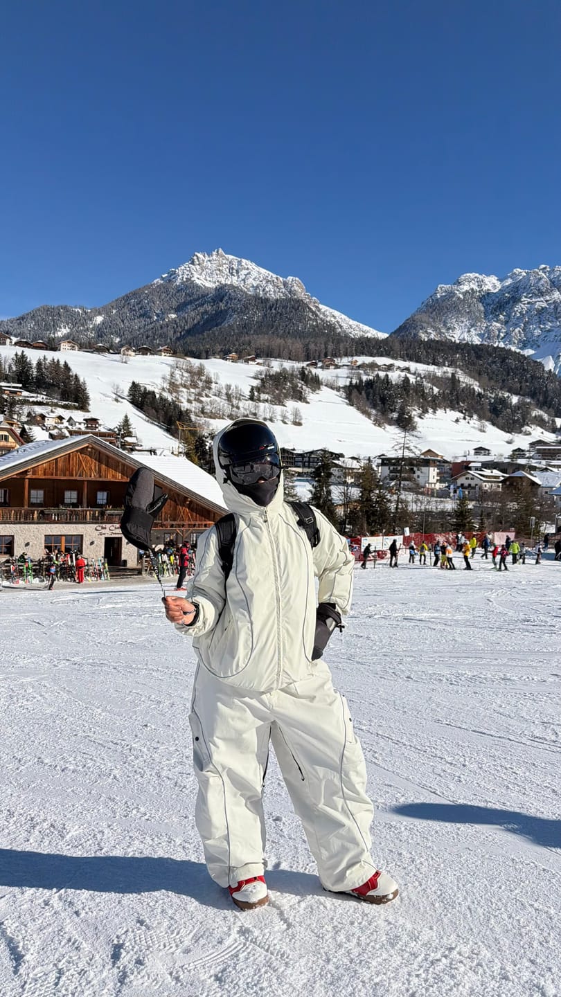 Customer photo review of Men's Black Retro Track Reflective Piping Baggy Snow Pants