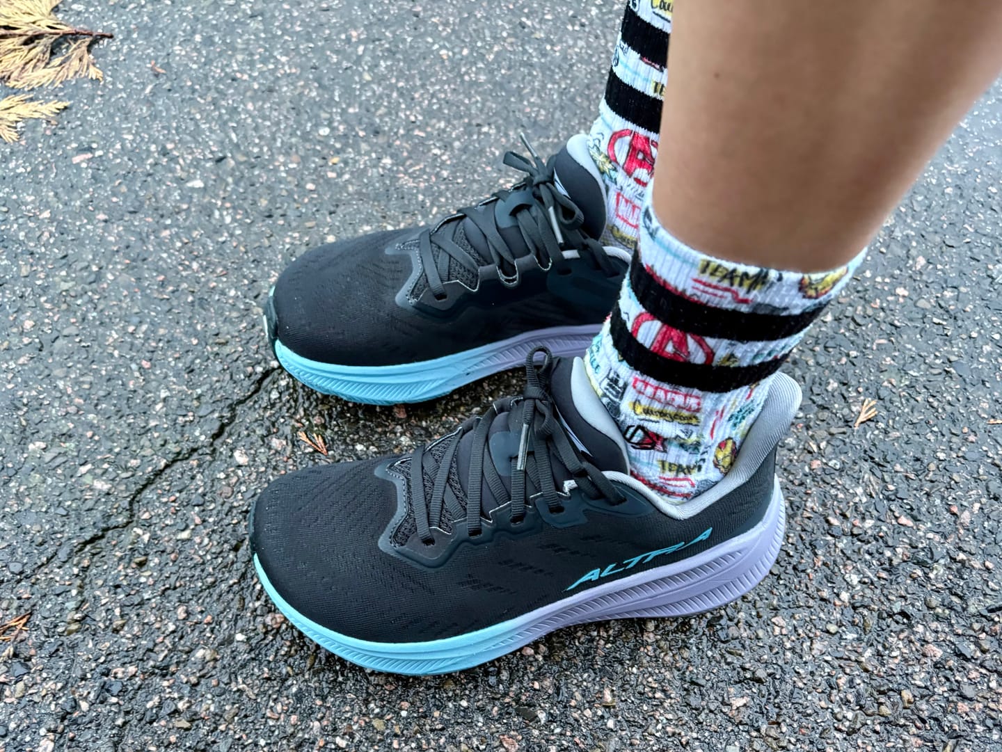 Customer photo review of Altra Experience Flow 2 Women's Running Shoe - Black/Light Blue