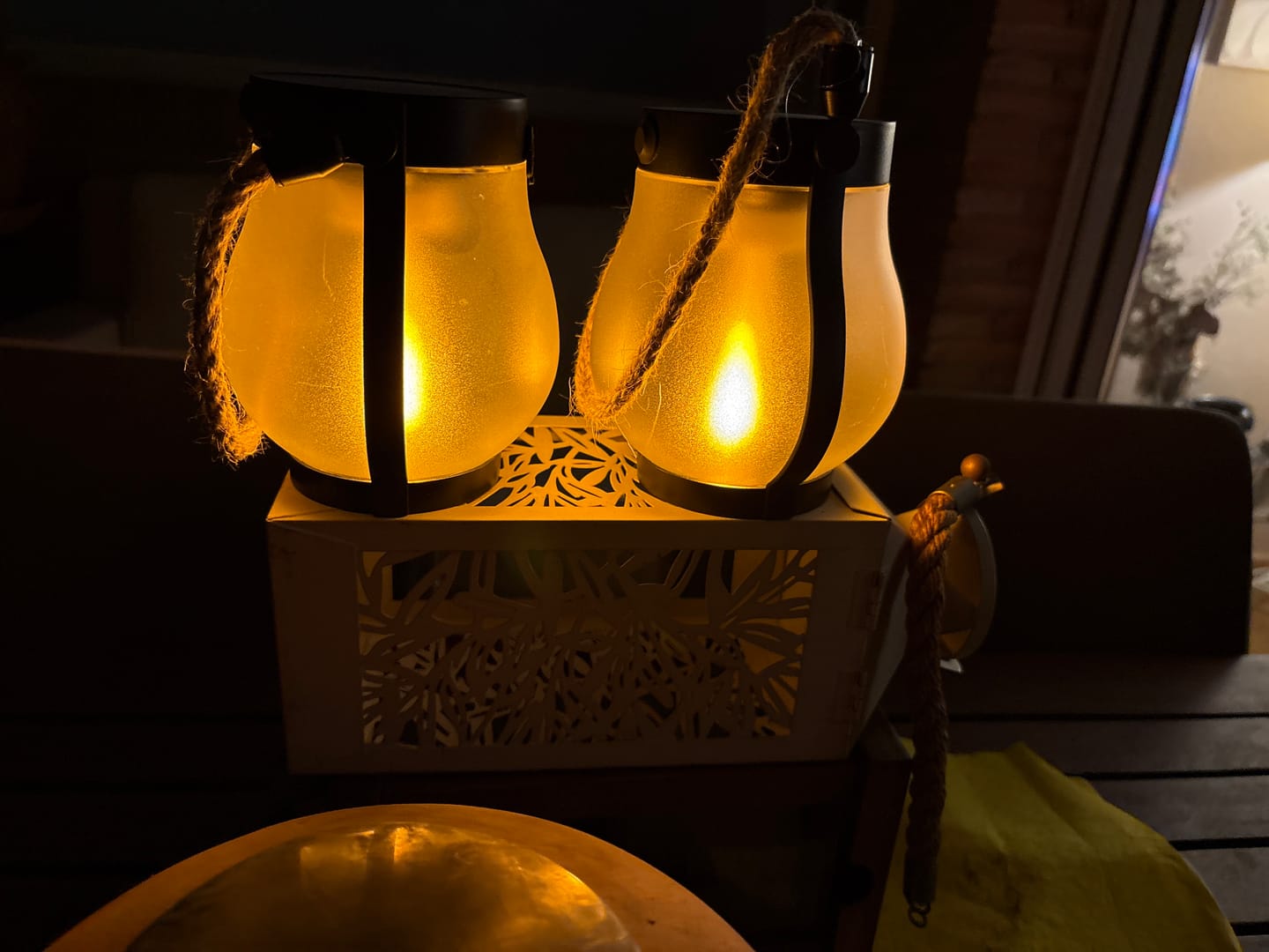 Customer photo review of LlamaViva | Farol con Efecto de Fuego Realista