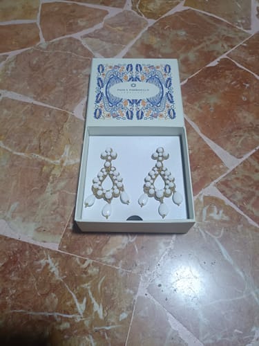 Customer photo review of Orecchini Monaco bianchi