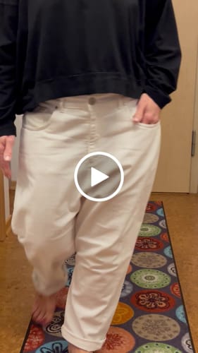Customer video review of JEANY Baggy Jeans
