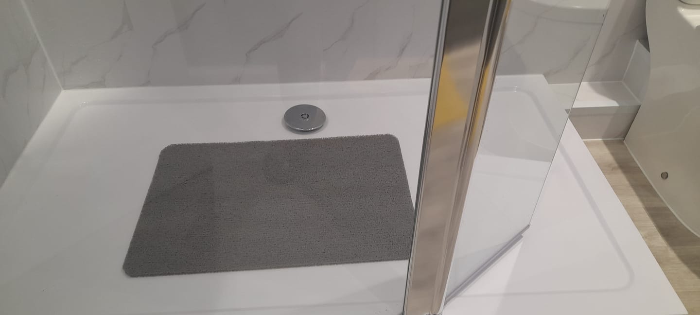 Customer photo review of Magicwipe™ - Non-Slip Shower Mat