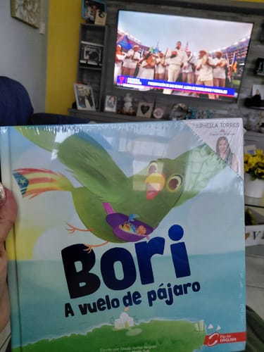 Customer photo review of Bori: A Vuelo de Pájaro | Libro Bilingüe