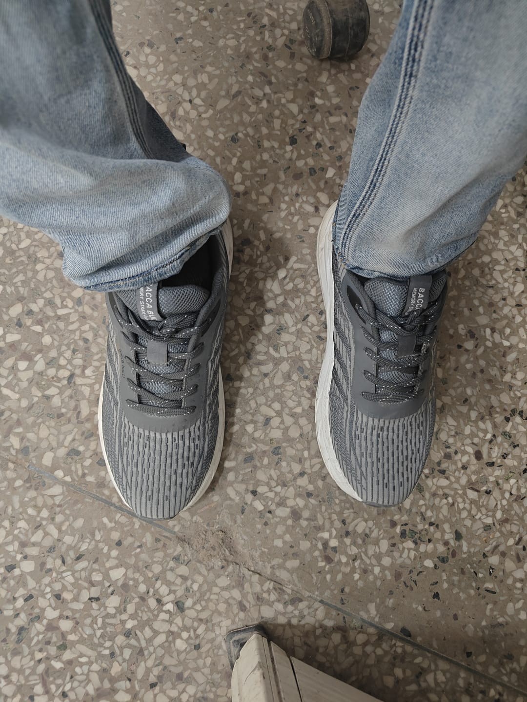 Customer photo review of Bacca Bucci APEX Athletic Running Shoes