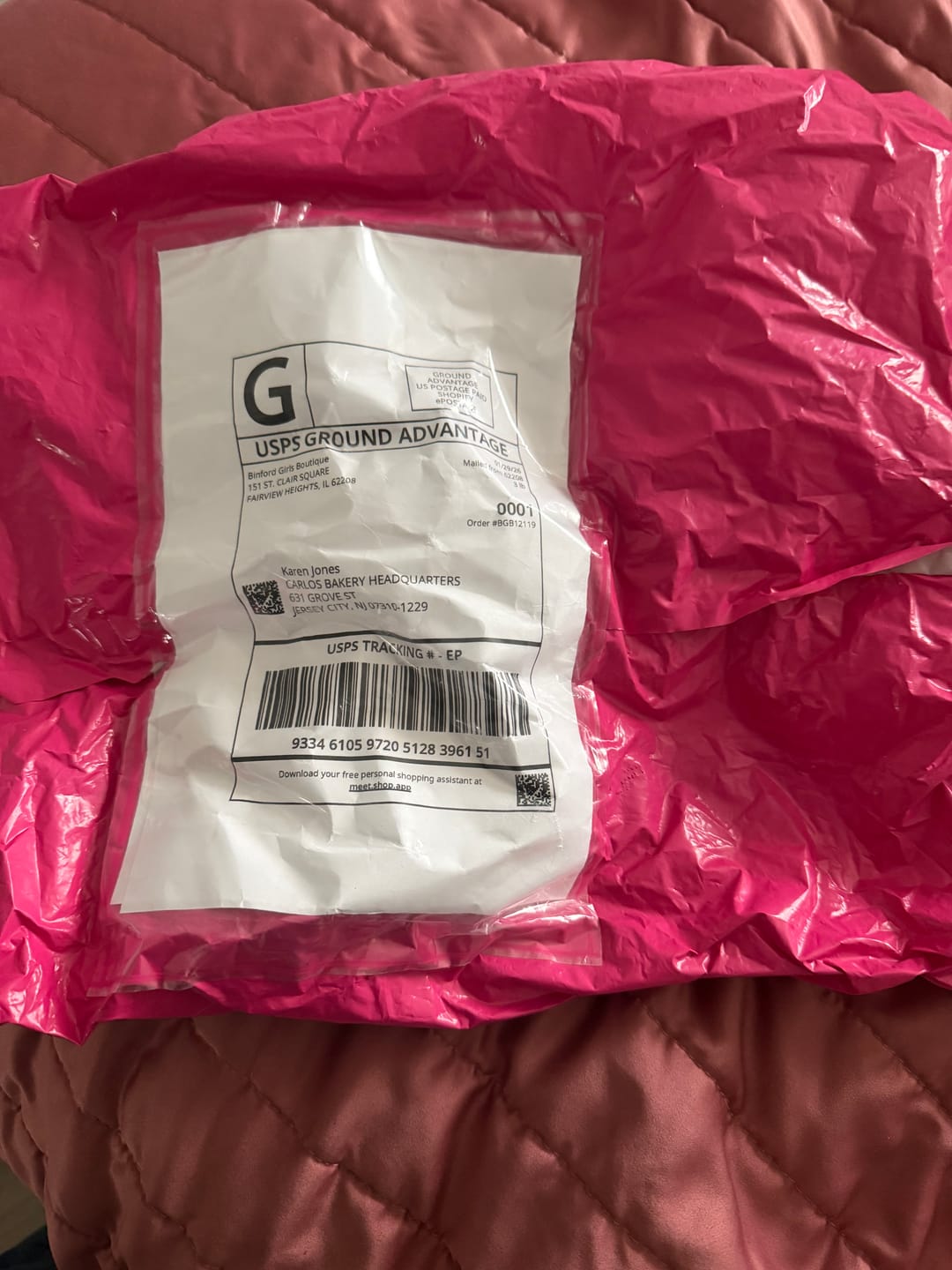 Customer photo review of Pixie Cut, Lipsitck, & Sneakers (gray)