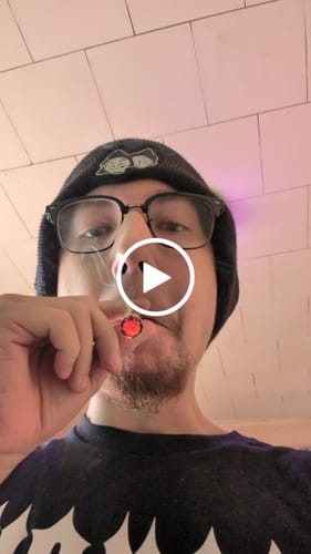 Customer video review of THCA PINEAPPLE EXPRESS DONUTS