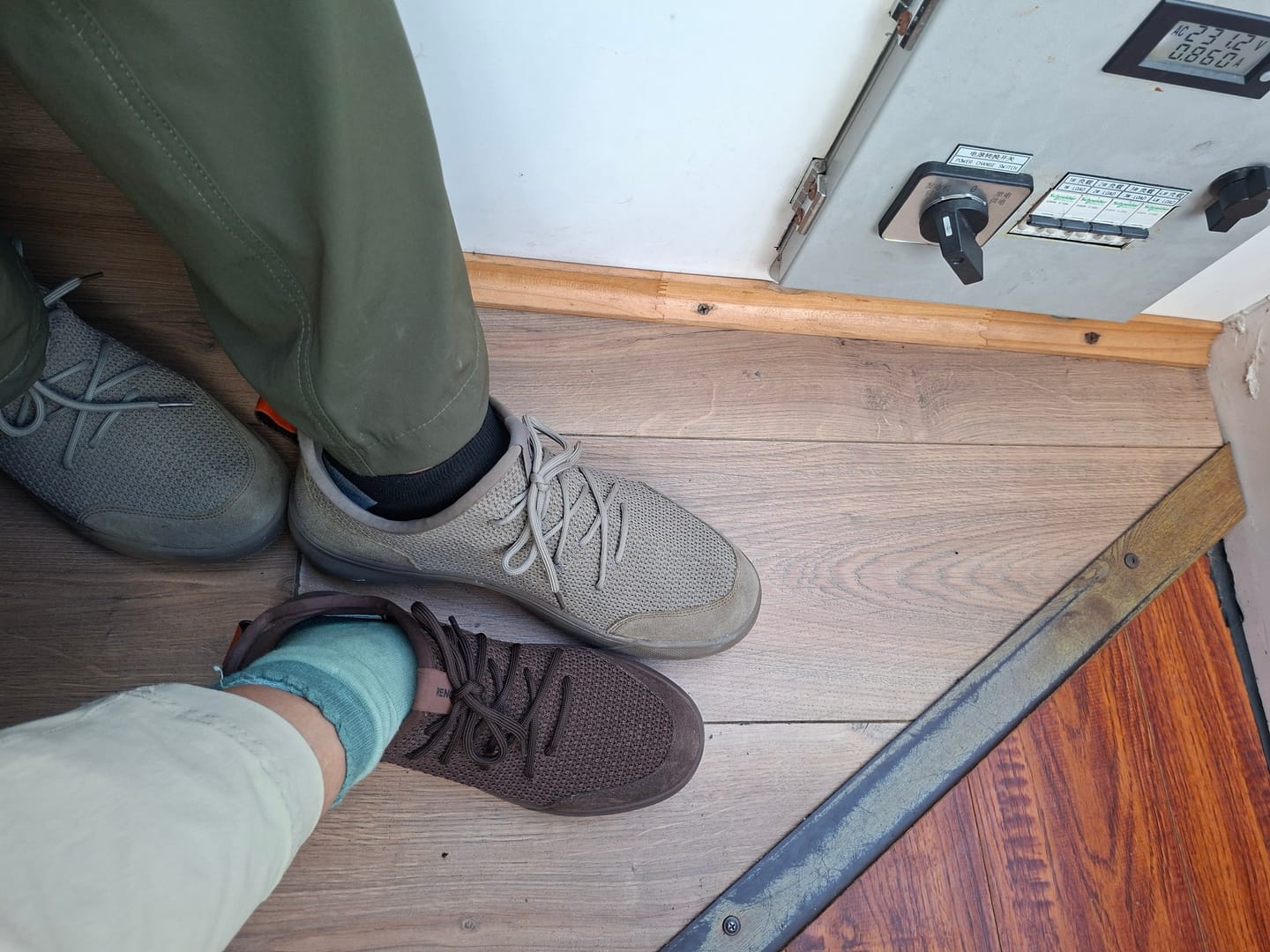Customer photo review of Zapatilla Versaknit Café Chocolate Unisex