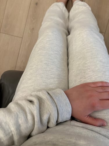 Customer photo review of The Fleece Sweatpant in 28"