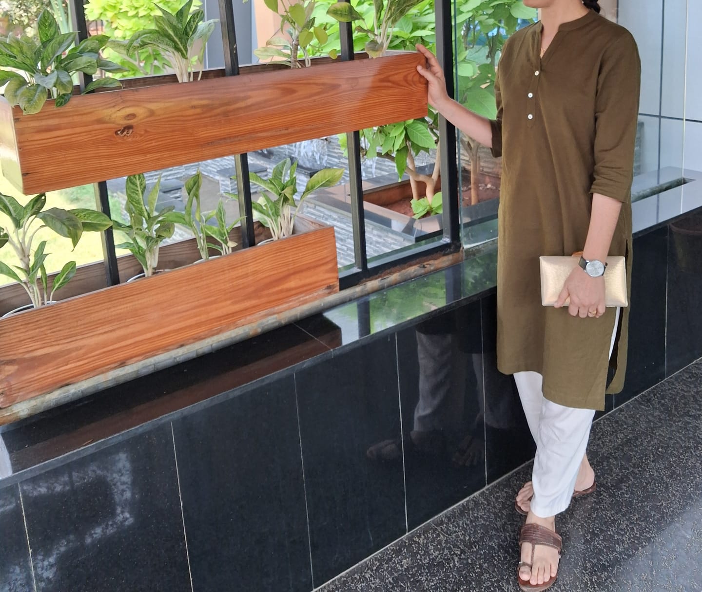 Customer photo review of Women Olive Green Airy Linen Long Kurta