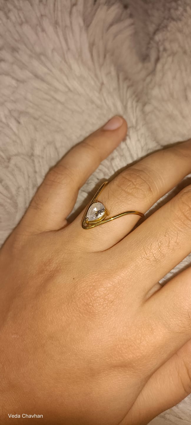 Customer photo review of Trendy Vee Diamond Ring