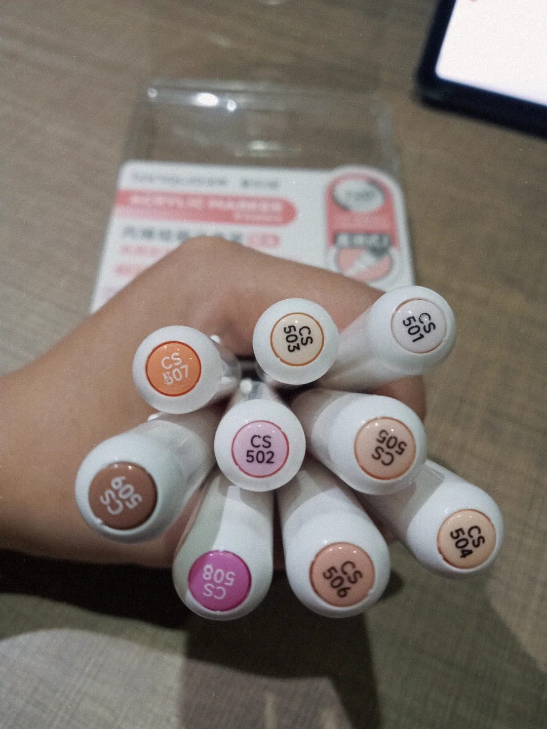 Customer photo review of Languo - Set 9 Marcadores Acrílicos Punta Pincel Green Series