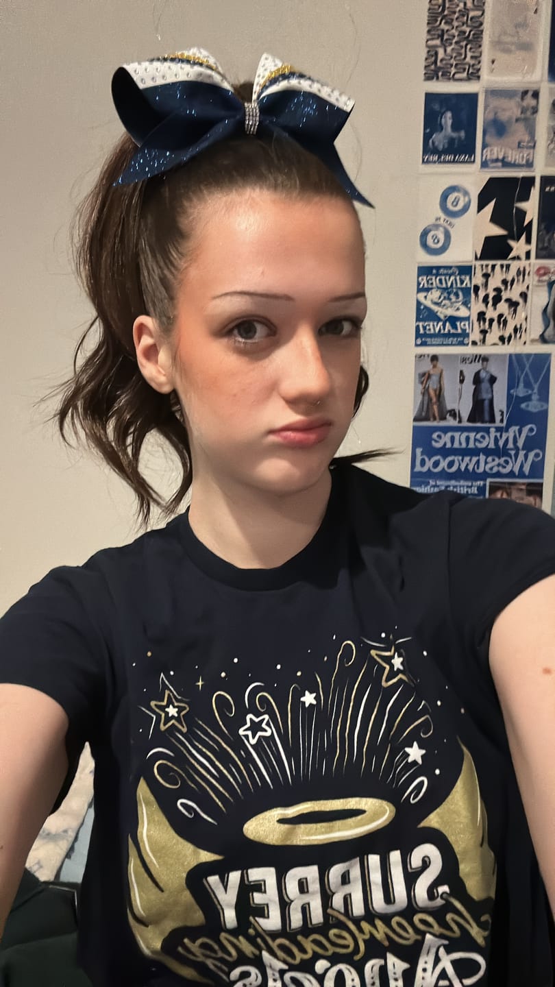 Customer photo review of Stranded Medium Wand Wave Clip-in Ponytail - Colour #6 Daylilies