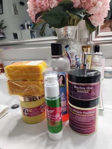 Customer photo review of PEELING OIL /DARK SPOTS REMOVER / SCARS REMOVER  HANDS ,FEET ,KNEES ,ELBOW/ SKIN REPAIR