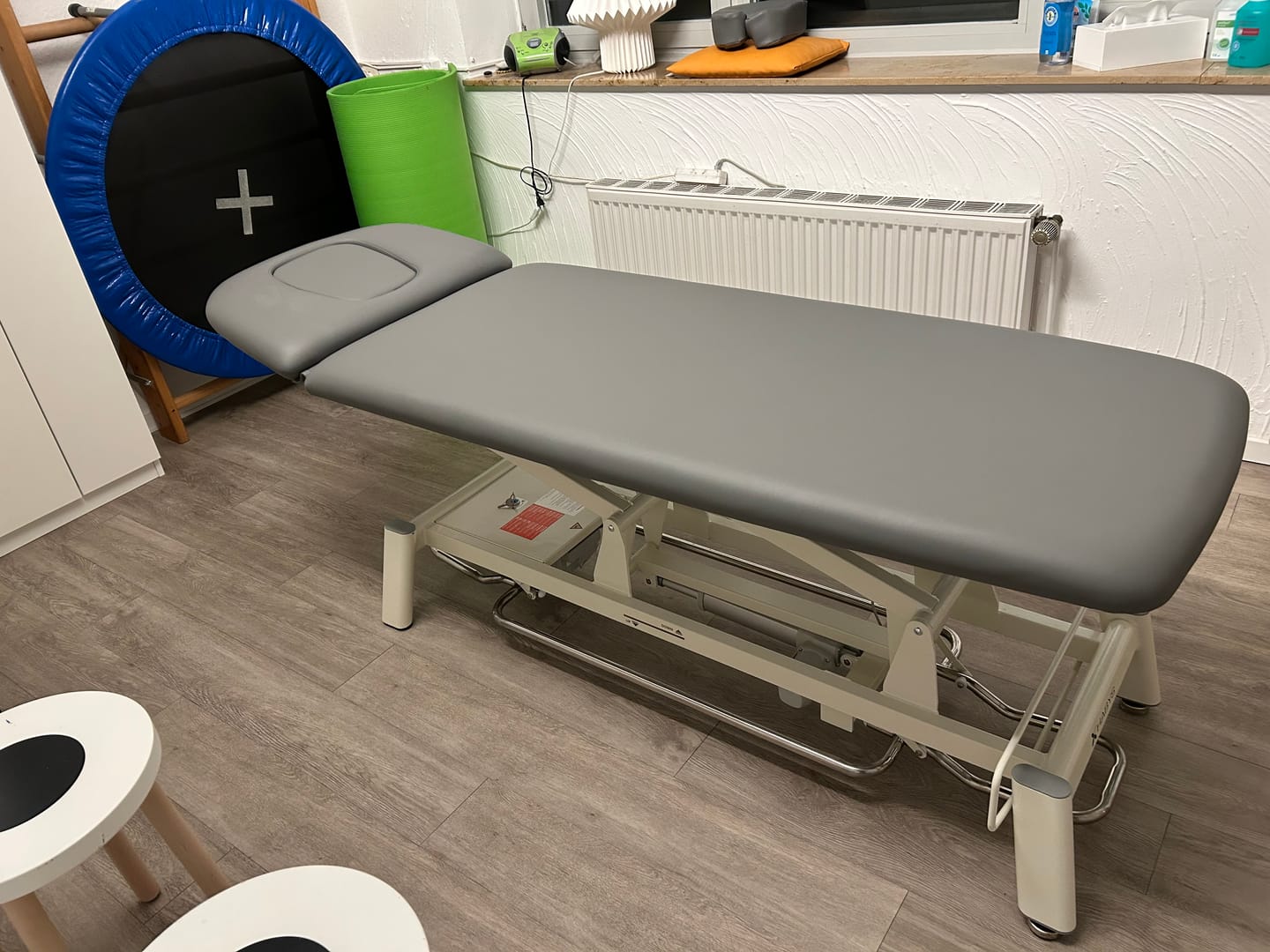 Customer photo review of Therapieliege Elektrisch Proxima V2 Ergo | 2-Segmente | Steuerrahmen | 3 Jahre Garantie
