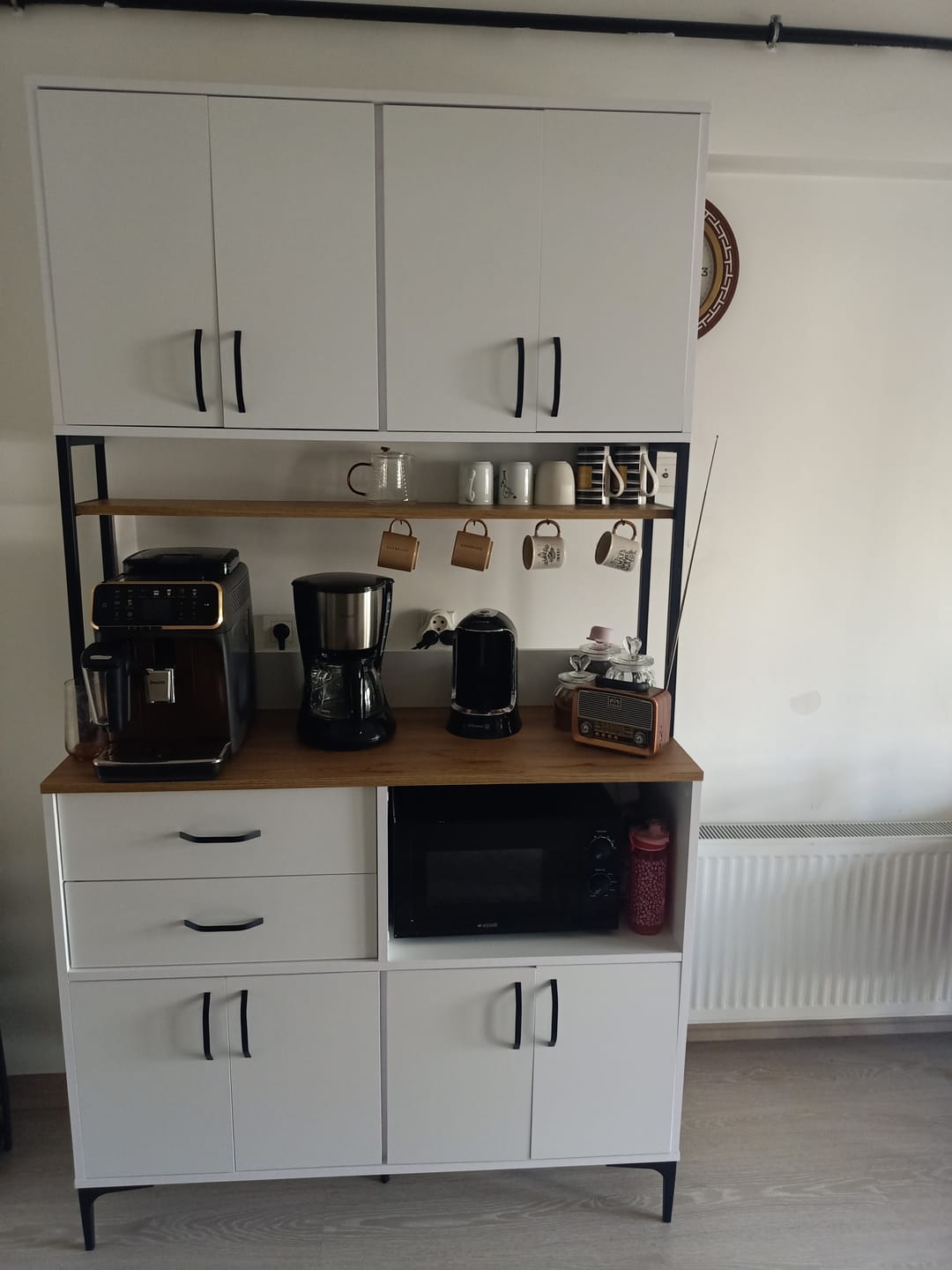 Customer photo review of Rani JE209 Çok Amaçlı Dolap 8 Kapaklı 2 Çekmeceli Raflı Kiler Mutfak Dolabı Beyaz - Sepet Ceviz