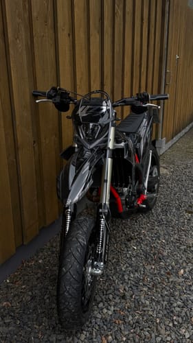 Customer photo review of BLACKOUT - GRAPHICS KIT