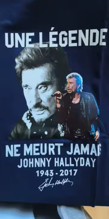 Customer photo review of Tee-shirt Johnny Hallyday "Une légende ne meurt jamais" - 5 couleurs