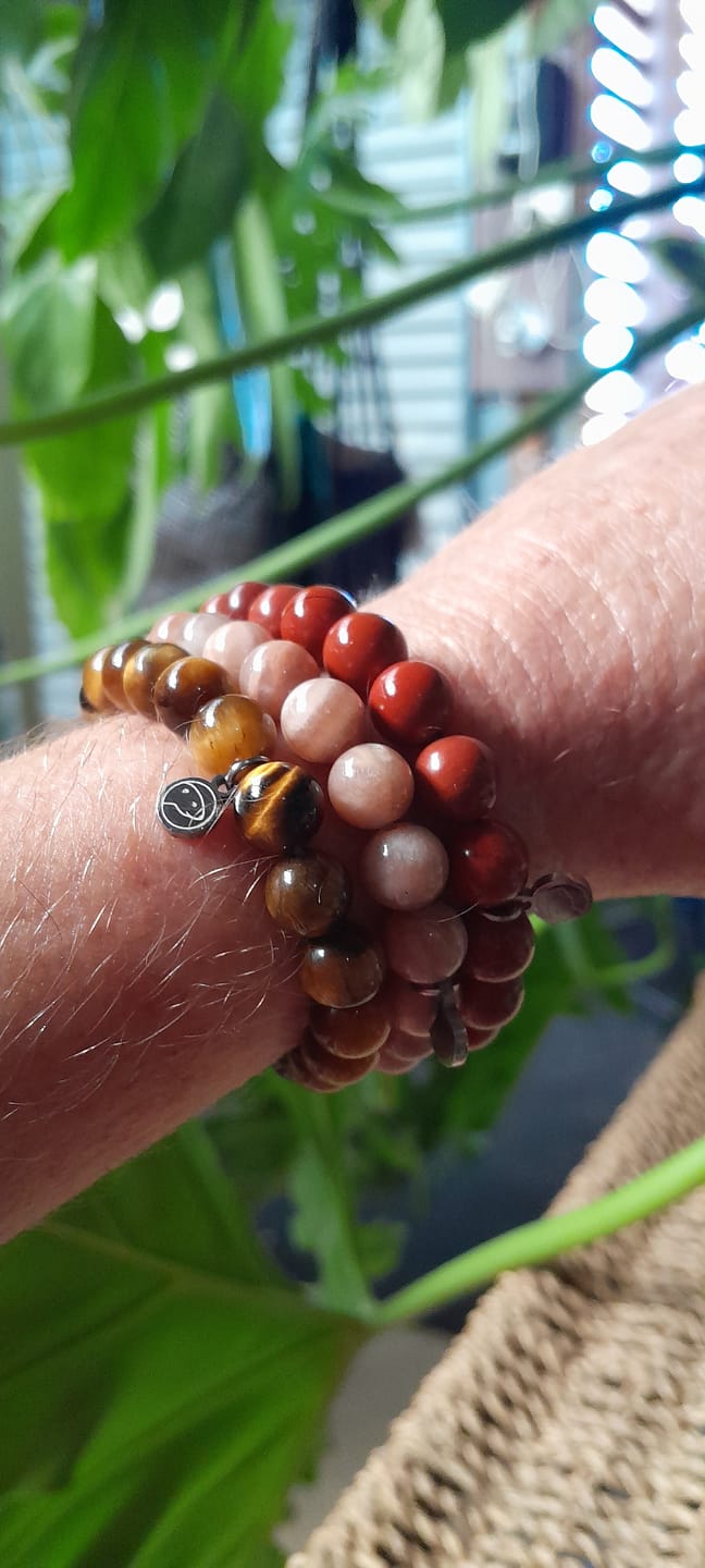 Customer photo review of Leo Bracelet Pack