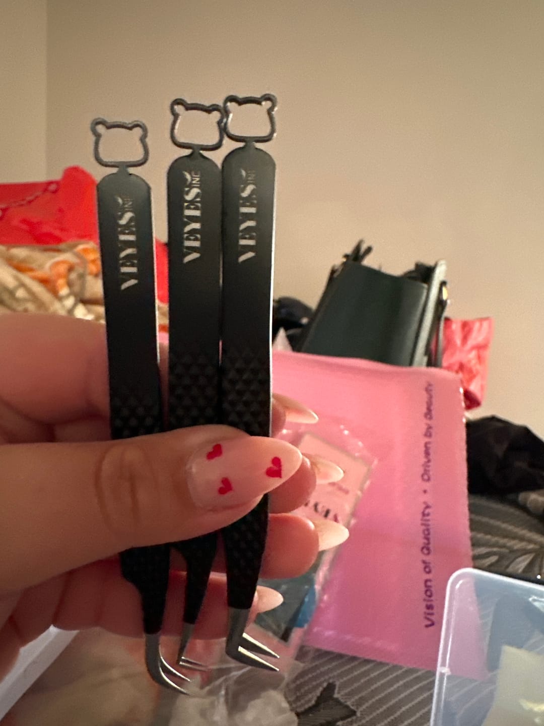 Customer photo review of Noir Fiber Tweezer Kit