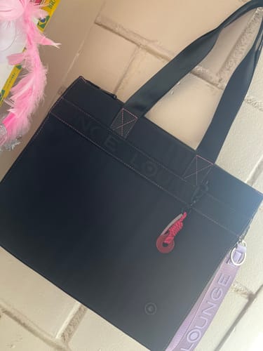 Customer photo review of Cartera De Hombro Notebook Llavero Ready To Go