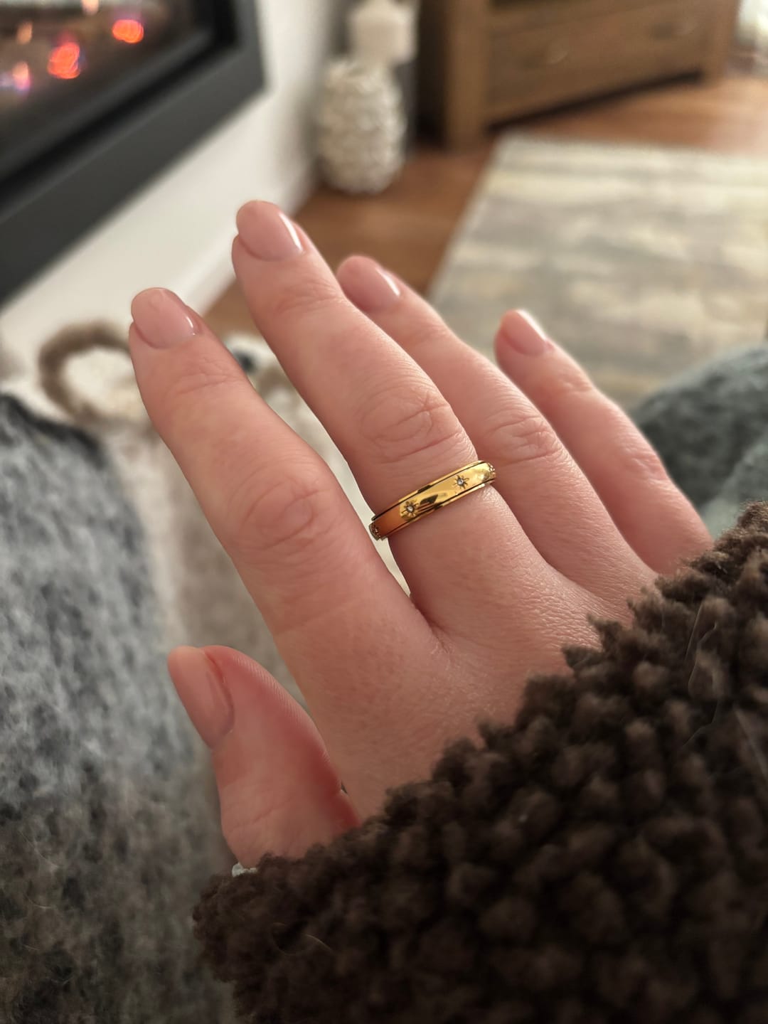 Customer photo review of gold spinning star eternity band ring