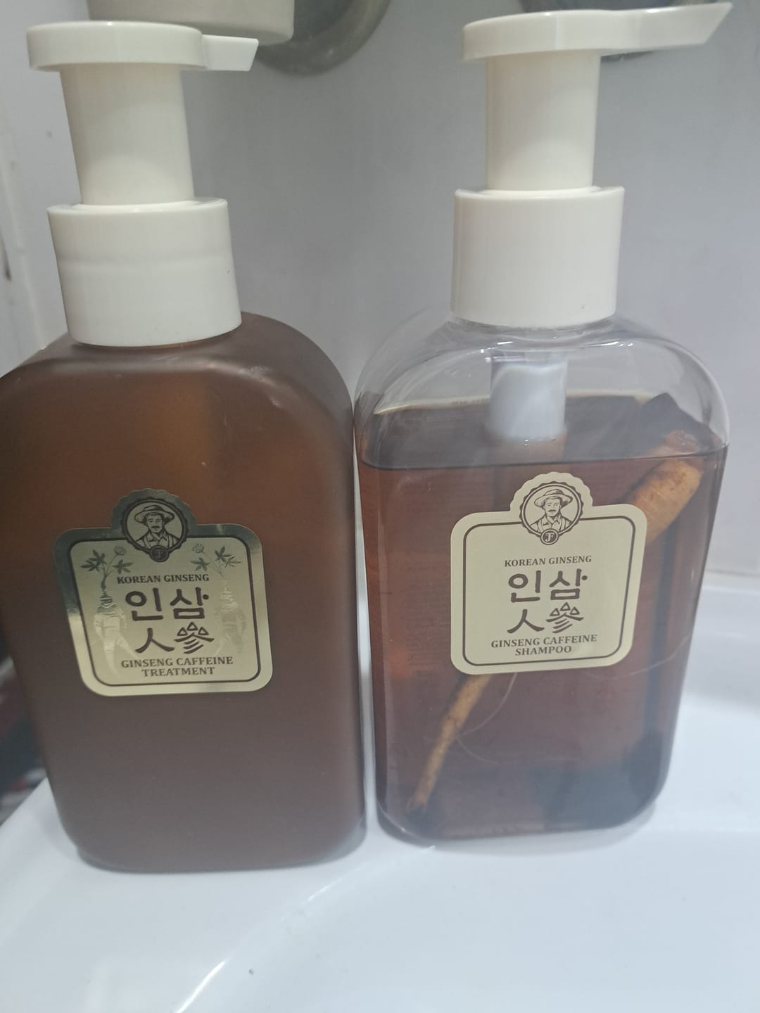Customer photo review of Корейски жен шен безсулфатен шампоан срещу косопад с жен шен и кофеин John Farmer