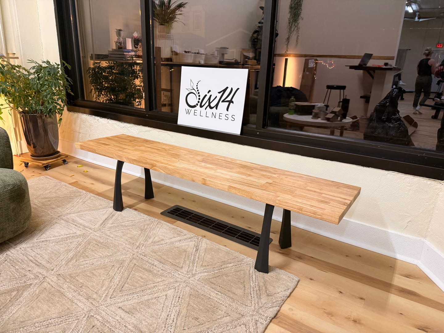 Customer photo review of Bench Legs 116 Nura 16.2" H Minimalist Modern Style