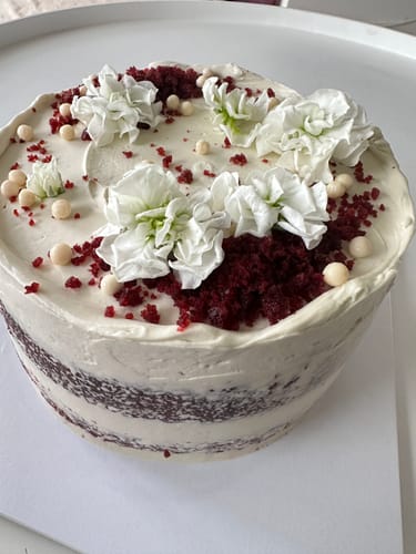 Customer photo review of red velvet cake