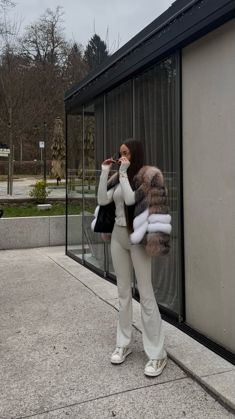 Customer photo review of SECOND SKIN SCULPT FLARED LEGGINGS