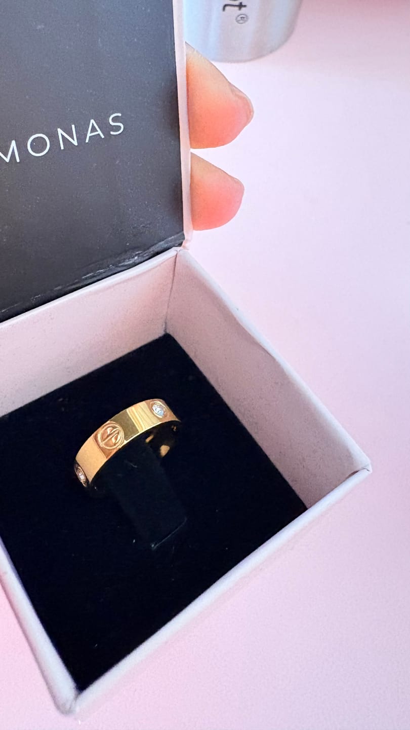 Customer photo review of Splendid Gold Silver Band Ring