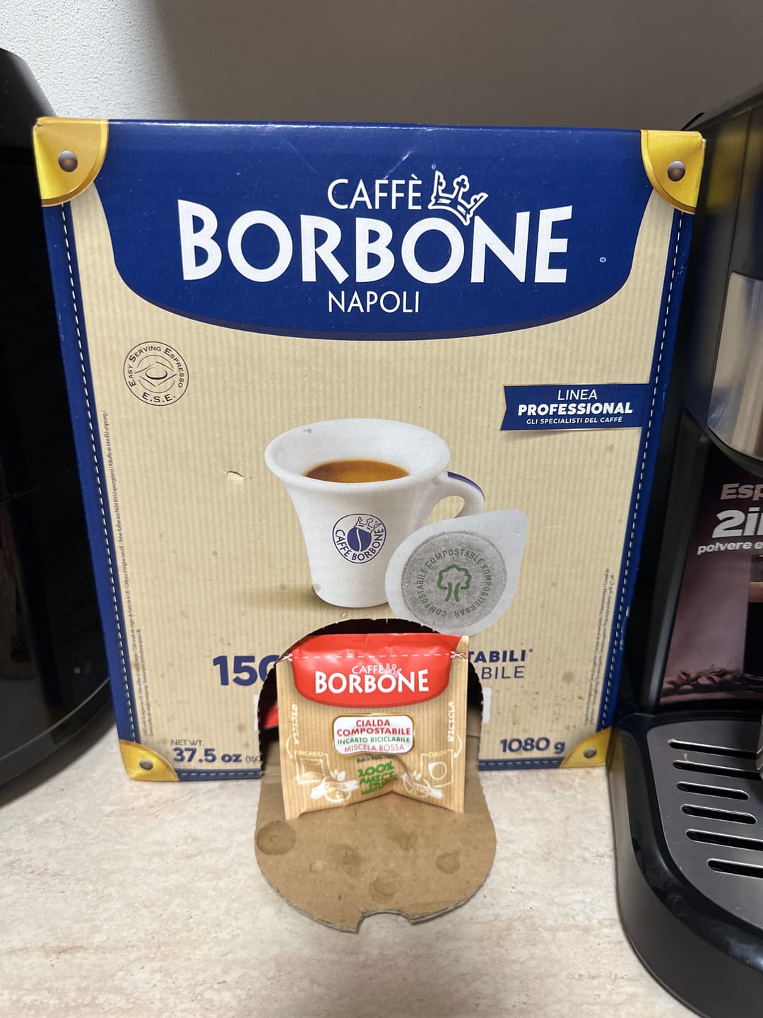 Customer photo review of Caffè Borbone 150 Cialde Ese 44 mm Rosse Borbone, Cialda Compostabile, Incarto Riciclabile