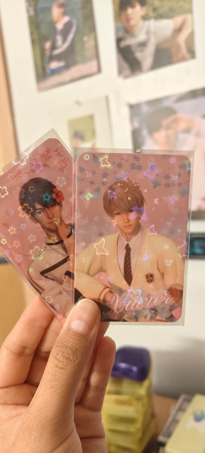 Customer photo review of PREMIUM HOLOGRAPHIC PHOTOCARD SLEEVES - SAKURA VERSION