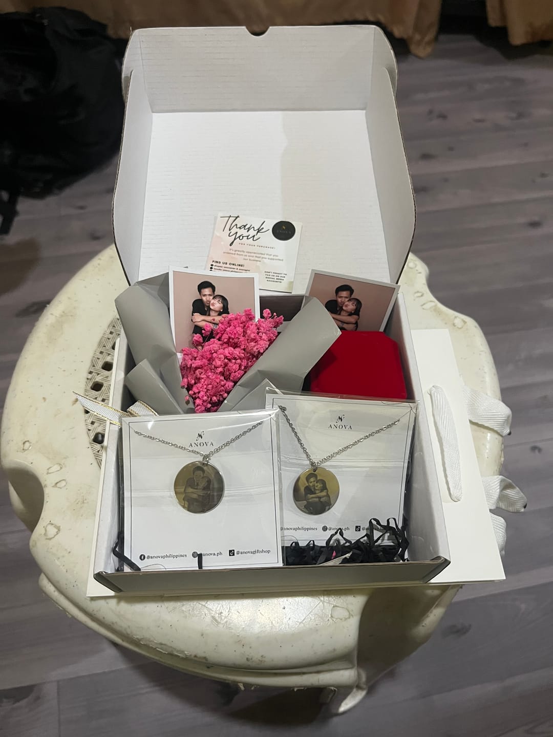 Customer photo review of GIFT SET❤️Portrait Necklace + Promise Ring w/ mini Bouquet
