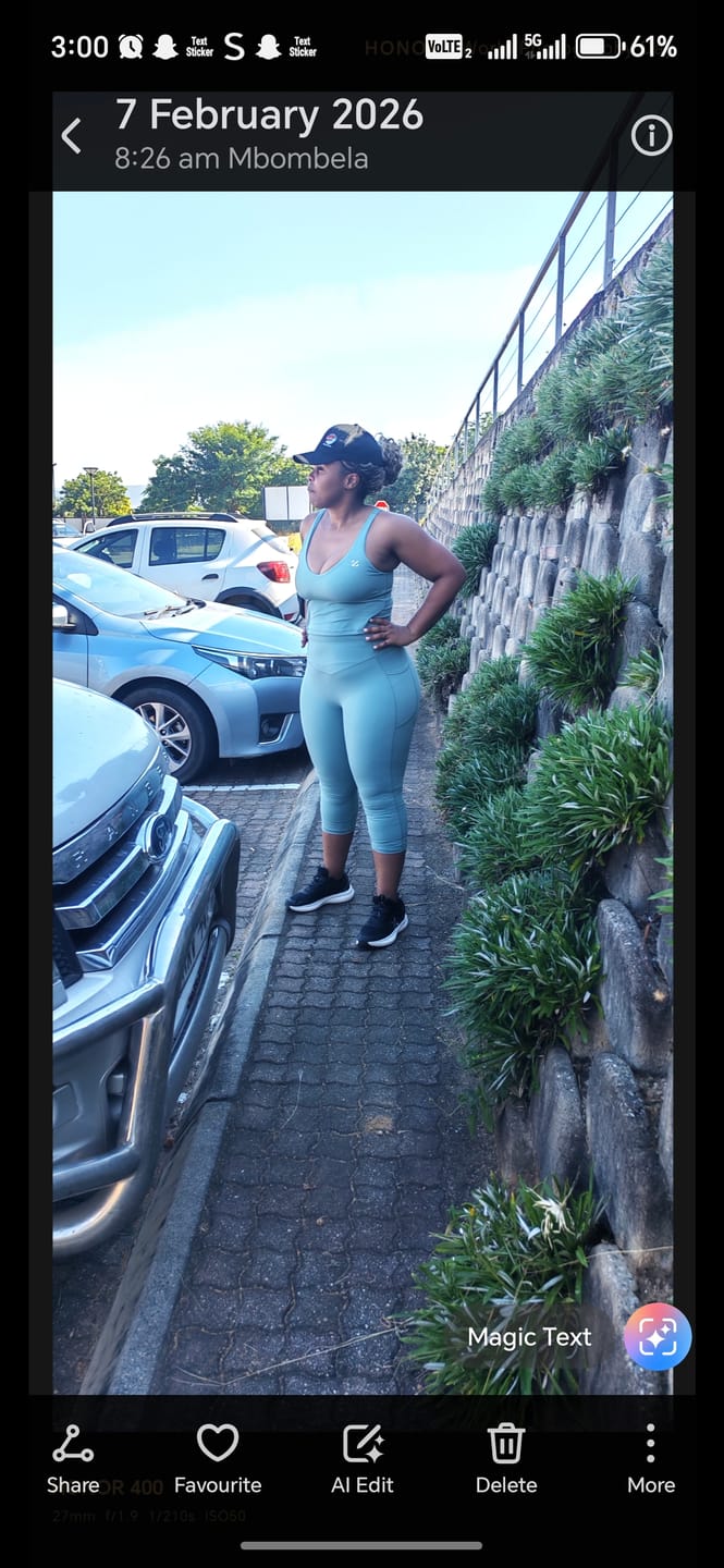Customer photo review of U-shaped Cut Energy Longline Sports Bra