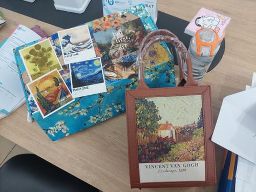 Customer photo review of Gustav Klimt The Kiss Tablo Çanta