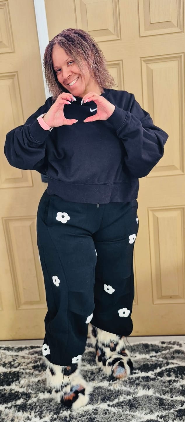 Customer photo review of Aelfric Eden Floral Embroidery Baggy Barrel Sweatpants