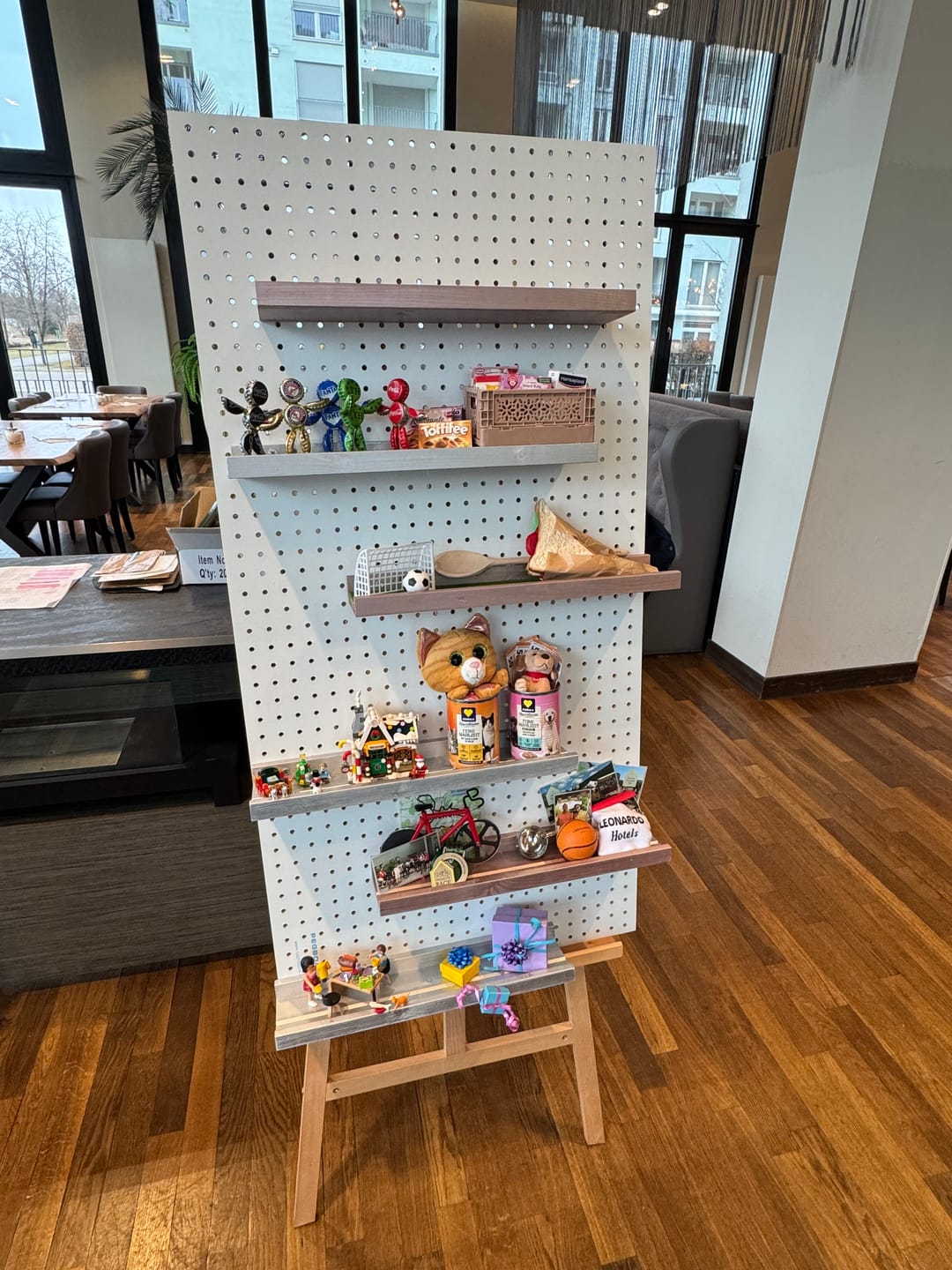 Customer photo review of Werkzeugwand aus Holz - 120 x 60 x 0,5 cm - Lochung Ø7 mm Abstand 25,4 mm - MDF weiß lackiert