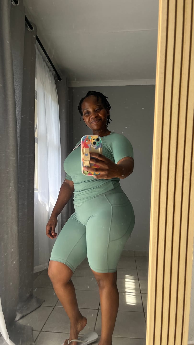 Customer photo review of Active Performance T-Shirt Breathable Stretch Gym Top