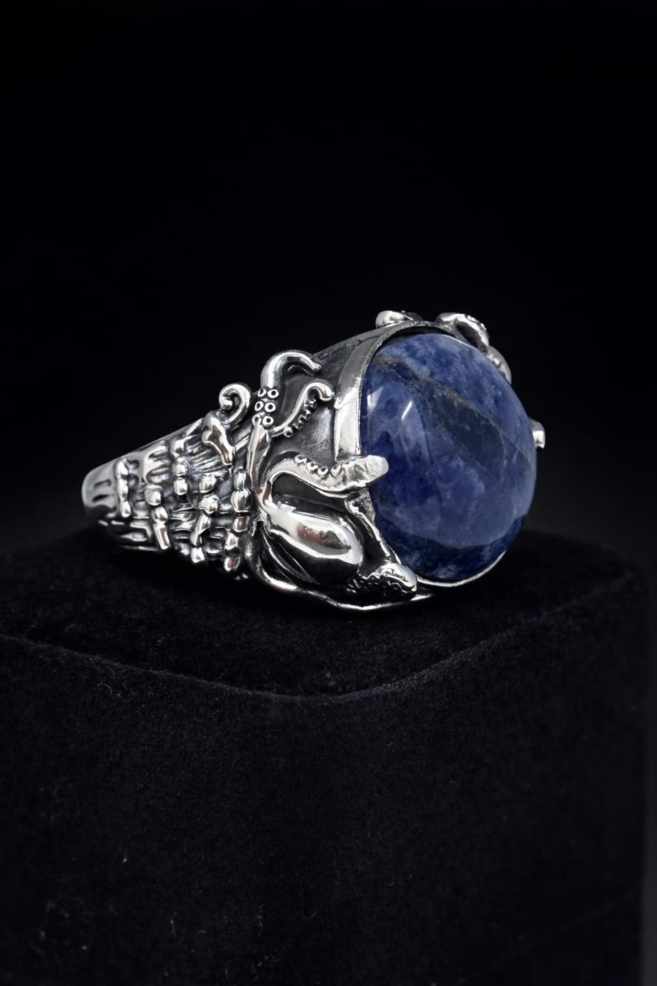 Customer photo review of Anillo Octopus Predator – Plata 950 & Piedra Pietersita Azul
