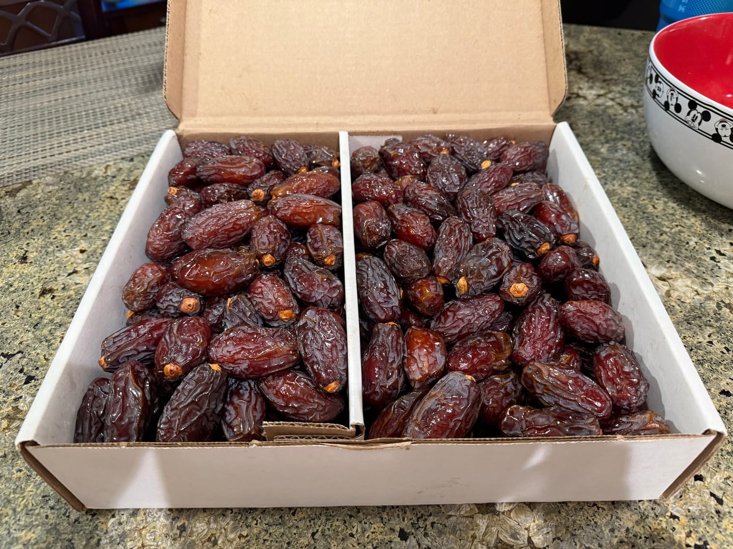 Customer photo review of Organic Large Medjool Dates Box