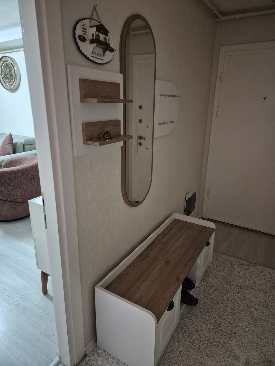 Customer photo review of Rani EE101 Aynalı Vestiyer Modern Portmanto Duvar Askısı Ayakkabılık Renk: Beyaz - S. Ceviz
